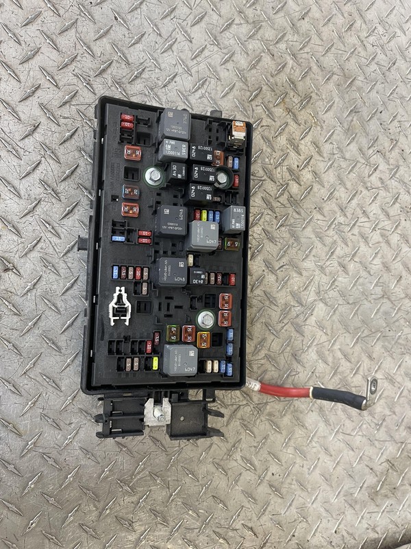 14-16 Chevrolet Malibu Engine Fuse Box Assembly Tested Oem