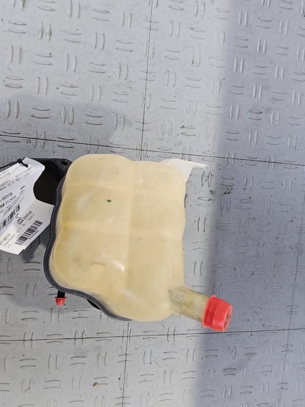 Coolant Reservoir Fits 11-19 EXPLORER 3468902