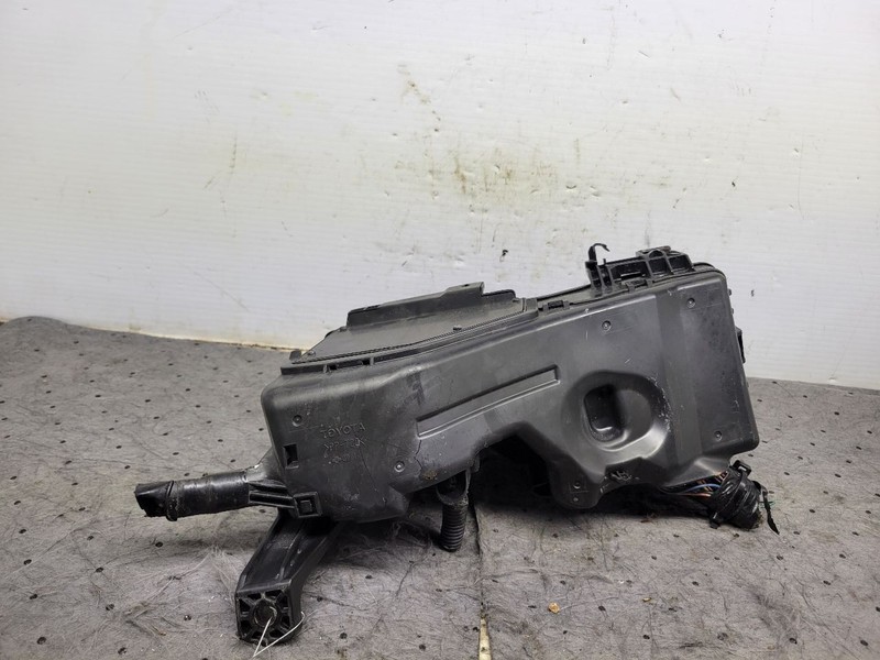 Fuse Junction Box Engine VIN E 5th Digit 4 Cylinder Fits 07-09 CAMRY 1697179