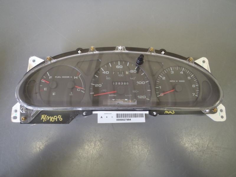 Speedometer Instrument Cluster MPH Fits 2000 Mercury Sable 46613