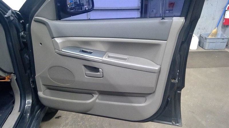 GRAND CHEROKEE 2005 Passenger Right Front Door Trim Panel 1791564