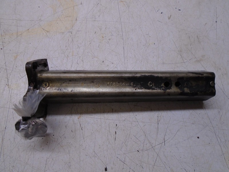 CC2a Johnson Evinrude 20hp 25 HP Inner Exhaust Tube Exhaust Pipe 313564 OMC
