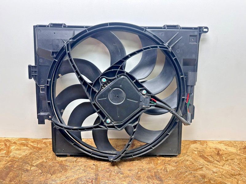 12–16 BMW F30 320i 335i N20 N55 Engine Radiator Cooling Fan Shroud Assembly OEM