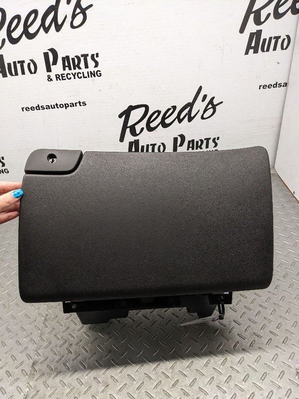 08-14 Cadillac CTS Passenger Right Front Glove Box Storage Compartment O 1185835