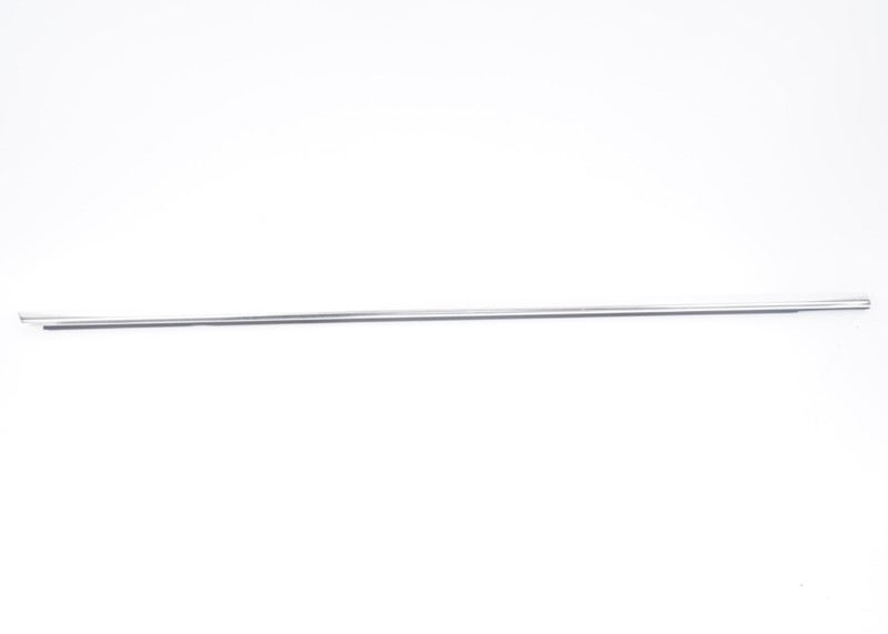 11-18 PORSCHE CAYENNE FRONT RIGHT PASSENGER SIDE DOOR WINDOW BELT MOLDING CHROME