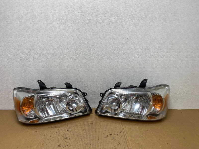 2004 2005 2006 Toyota Highlander Headlights Left+Right Side AC8120 DW
