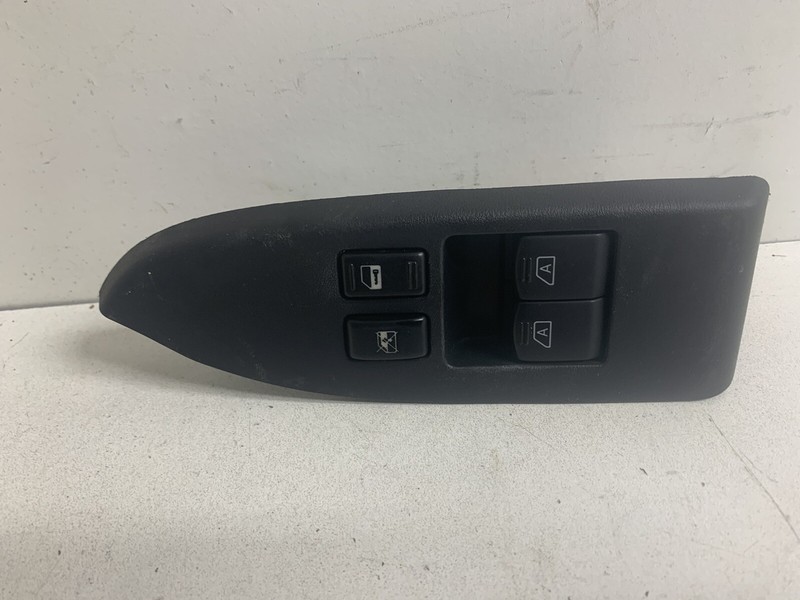 2005-2006 Infiniti G35 2DR Coupe Left Driver Master Power Window Switch Control