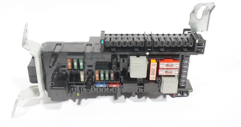 2010 - 2013 MERCEDES BENZ E350 W212 Rear SAM Module Relay Fuse Box OEM