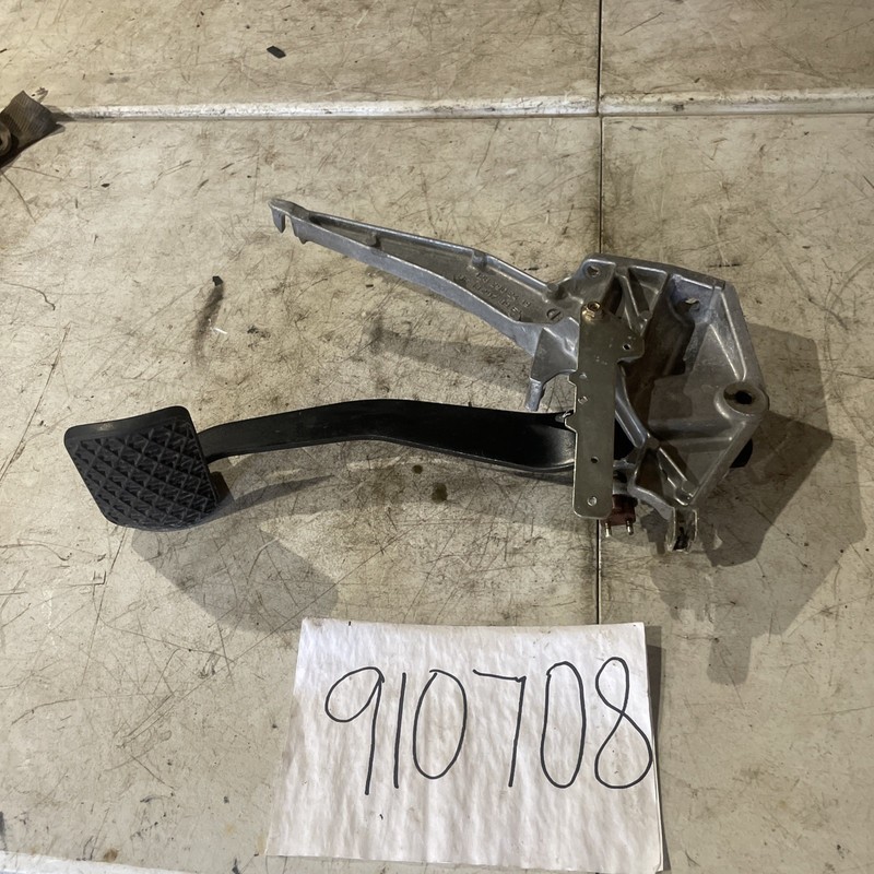1986-1991 Mercedes Benz 420SEL W126 Pedal Brake Pedal 1262902419