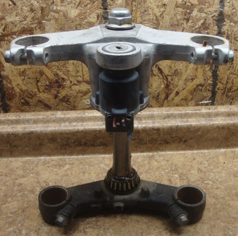 1992 Yamaha FZR600 FZR 600 R FZR600R Triple Tree Fork Clamp Mount Bracket 1996