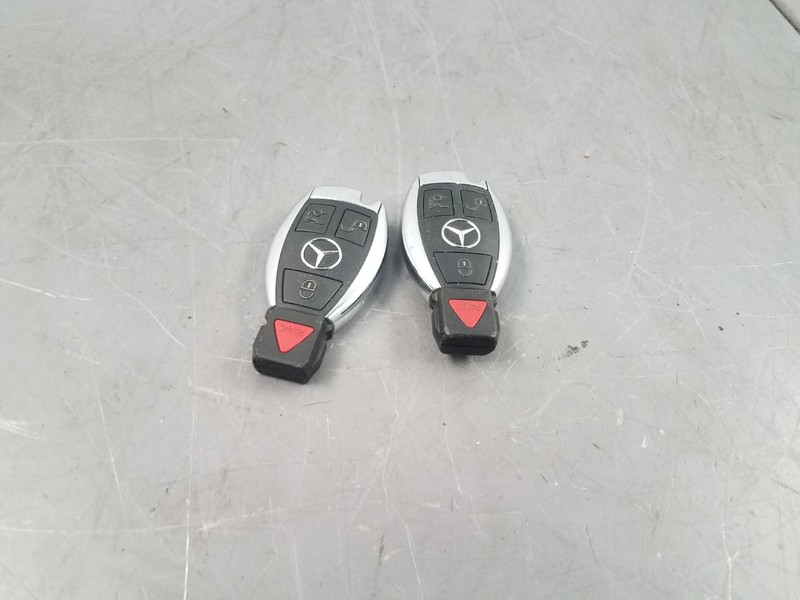 2012 Mercedes AMG E 63 Key Fobs - 2 #2691 VV9