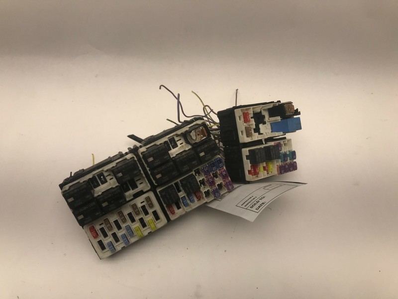 2019 19 FORD MUSTANG GT 5.0L ENGINE FUSE BOX CUT OFF OEM