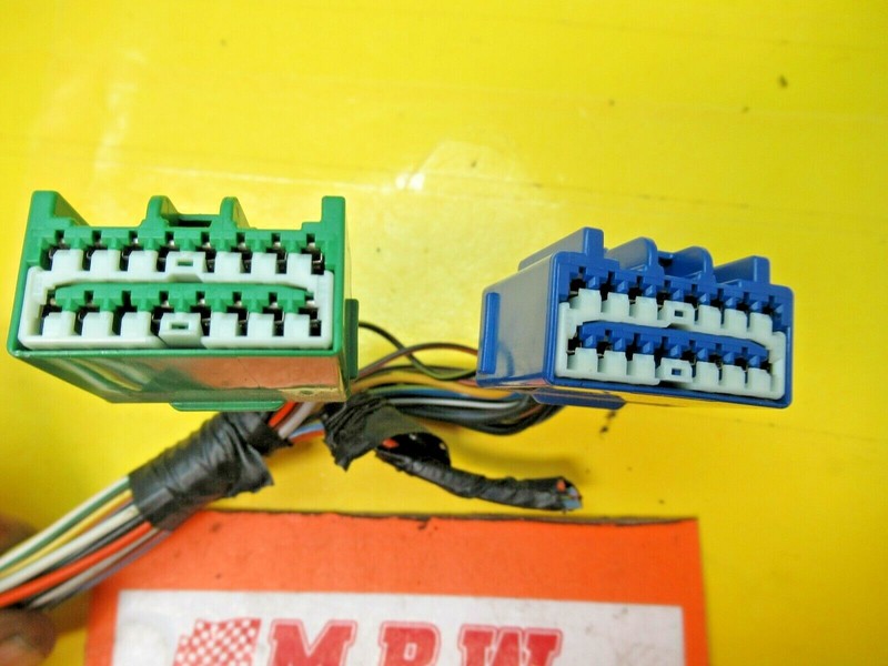 WIRE PLUG off THEFT LOCKING ALARM REMOTE ENTRY KEYLESS COMPUTER ECM 99-02 COUGAR