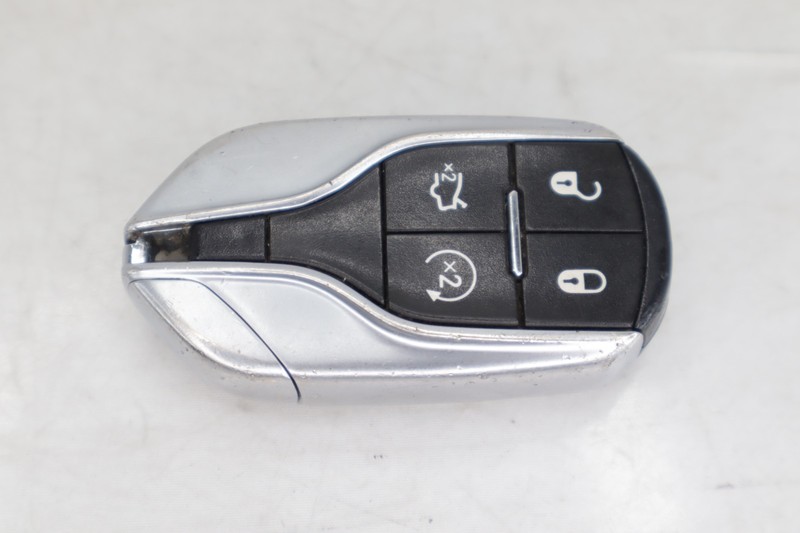 ✅ 2014-2019 OEM MASERATI QUATTROPORTE GHIBLI SMART KEY FOB (4BTN) LIGHT BUTTON
