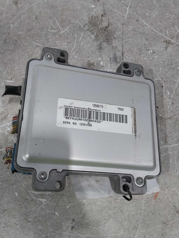 Used Air Bag Module fits: 2004 Chevrolet Malibu Air Bag VIN Z 4th digit New Styl