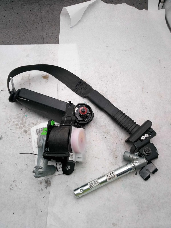 2016 Hyundai Veloster OEM Silver Seat Belt 3DR 91000 Miles - Warranty Included