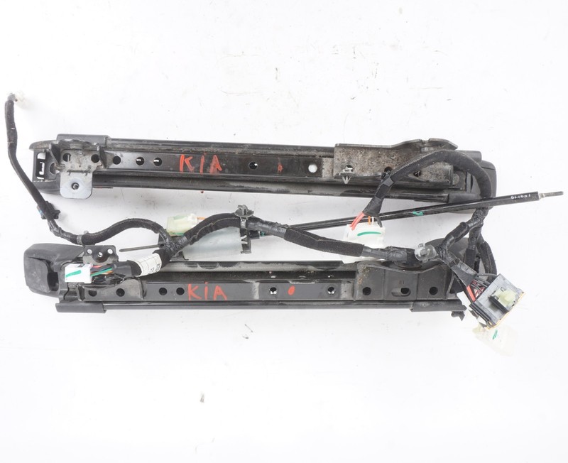 2019 - 2020 KIA Sorento Front Left Driver Seat Track Rail OEM