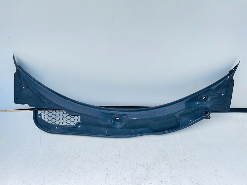 2006-2010 SATURN SKY PONTIAC SOLSTICE Front Windshield Cowl Vent Panel OEM