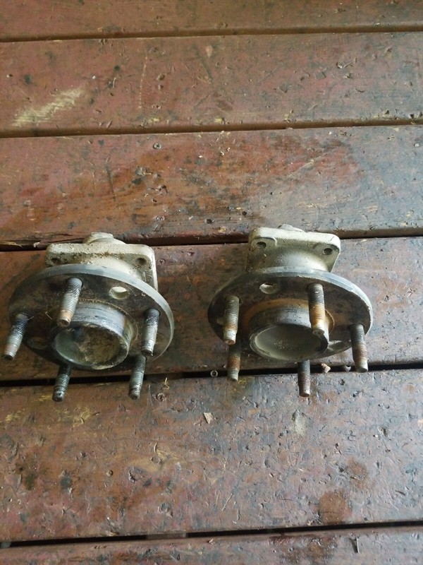 1993 pontiac firebird Front Wheel bearings hubswith studs & abs sensors Z28