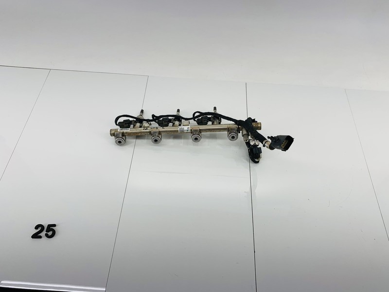 12-15 CADILLAC CTS 3.0L V6 GAS ENGINE LEFT FUEL INJECTOR RAIL TUBE & CABLE OEM