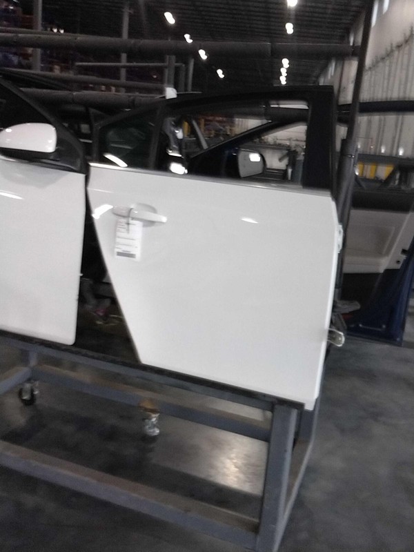 2015 Chevrolet Cruze Right Rear Door White Slight Bend 658797 118K Miles