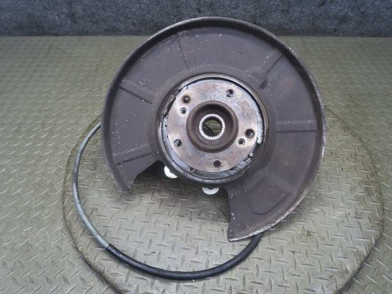 2006-2007 BMW E63 E64 M6 REAR RIGHT SPINDLE KNUCKLE WHEEL HUB BEARING