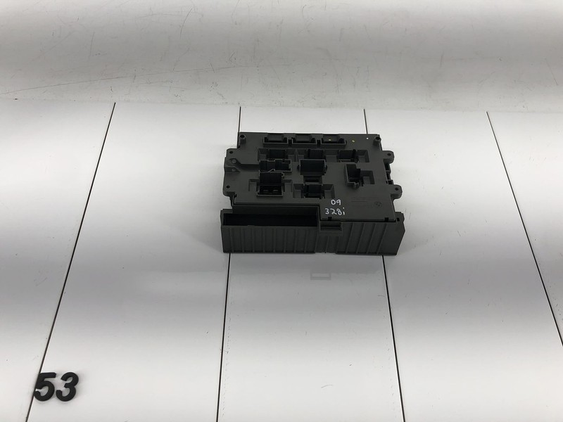 08-11 BMW 328I E90 3.0L L6 GAS DASHBOARD POWER DISTRIBUTION FUSE BOX HOLDER OEM