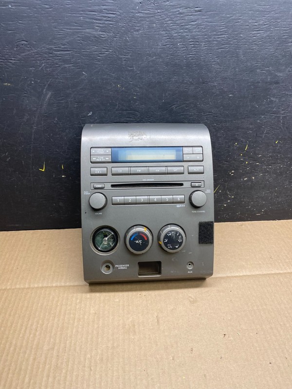 2004 to 2005 Nissan Armada Bose Radio CD Player A/C Climate Control OEM U5878 DG