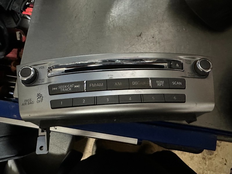 11-17 INFINITI M35 M37 M56 Q70 OEM RADIO STEREO DASH CONTROL PANEL 253911MA0A