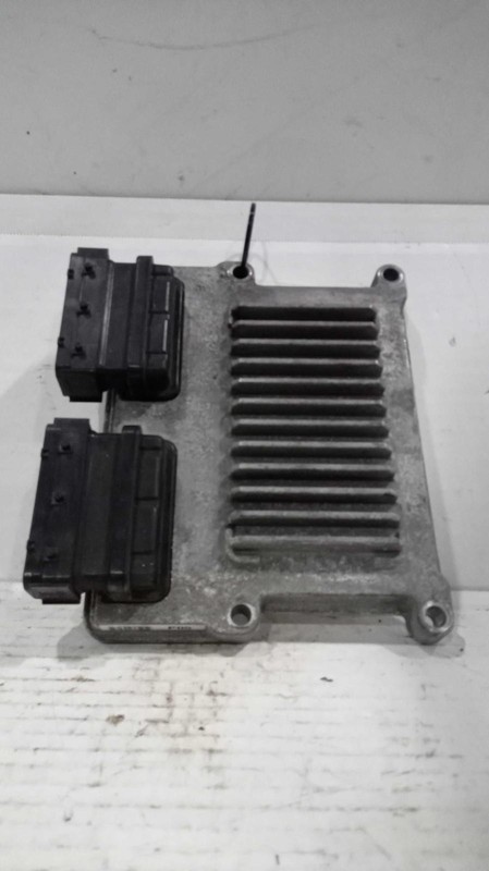 2017 Hyundai Santa Fe Engine Control Module ECM 3.3L OEM Black 103K Miles