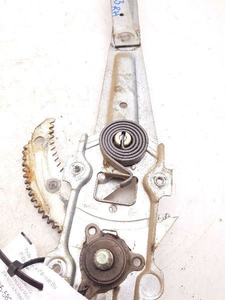 Passenger Front Window Regulator Manual Fits 89-95 TOYOTA PICKUP 69820-04050