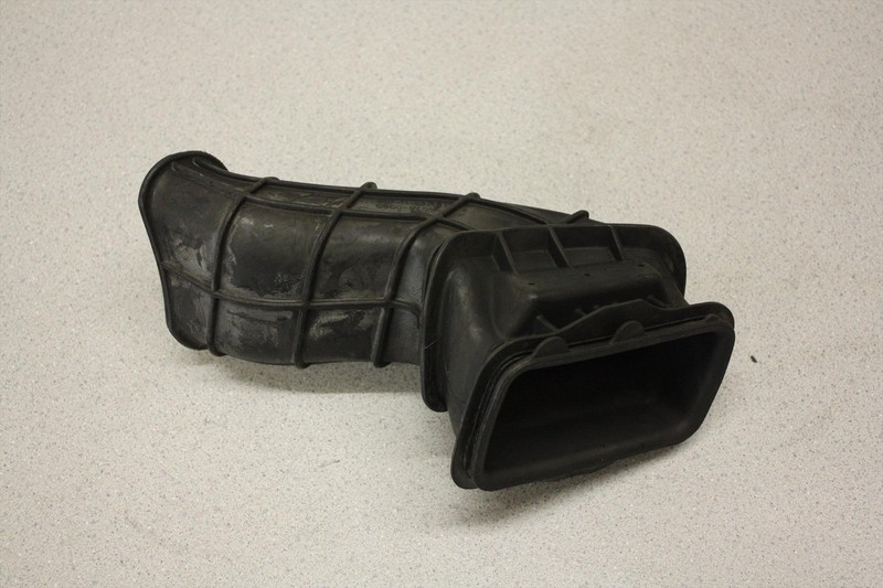 06 KAWASAKI ZX 10 R NINJA LH LEFT AIR RAM DUCT TUBE RUBBER OEM ZX 1000 ZX10R
