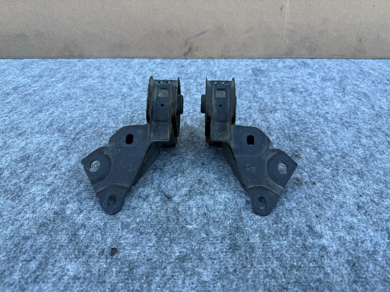 INFINITI Q50 Q60 2014–2024 OEM REAR MUFFLER EXHAUST HANGER MOUNT BRACKET LH & RH