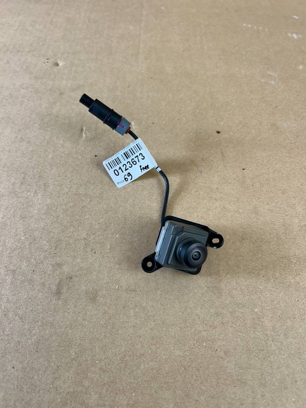 ✅ OEM 2017-2022 Rear View Parking Camera 811608082
