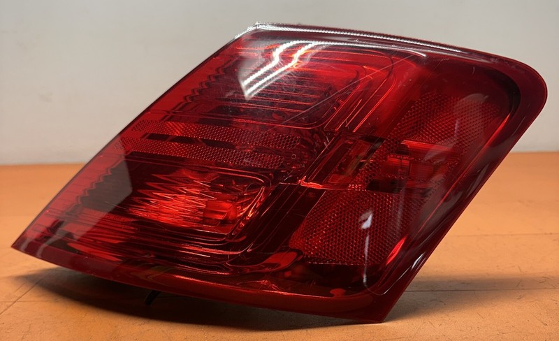 DG1313B504BM | 13 - 19 Ford Taurus Right Outer Taillight Police OEM RR RH Halo