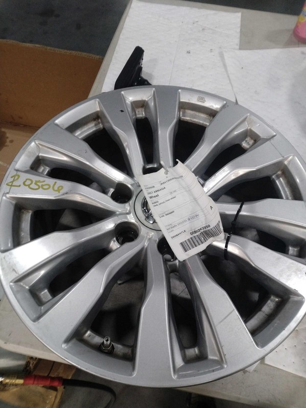2017 Nissan Armada OEM Black Wheel 18 Rim D0C005ZW1A 131K Miles