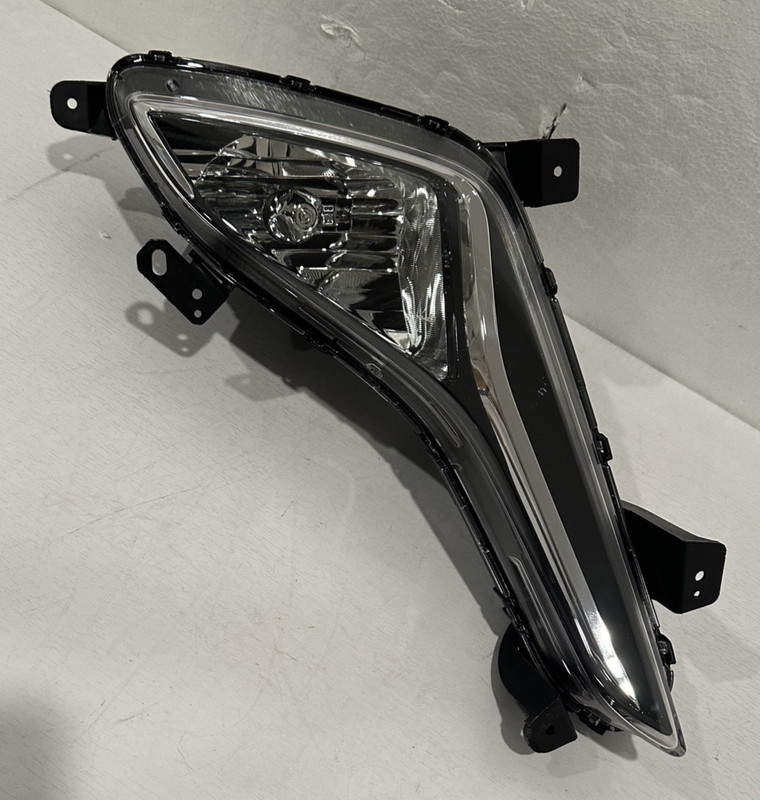 2014-16 Hyundai Elantra Driver Left Fog Light Part# 92201-3X