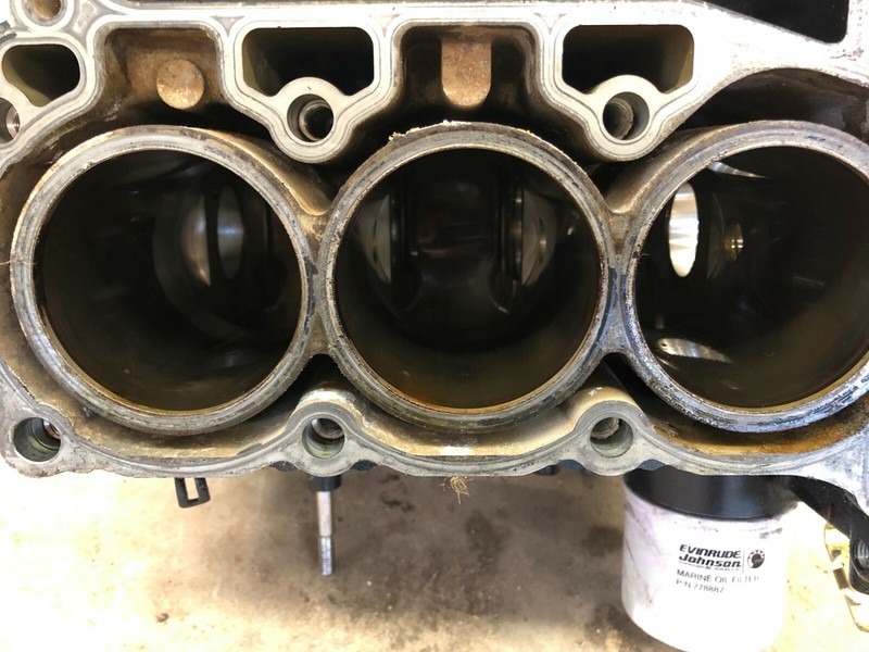 Evinrude 40 50 hp Suzuki DF40 DF50 4Stroke Crankcase Block 5031756 FRESHWATER