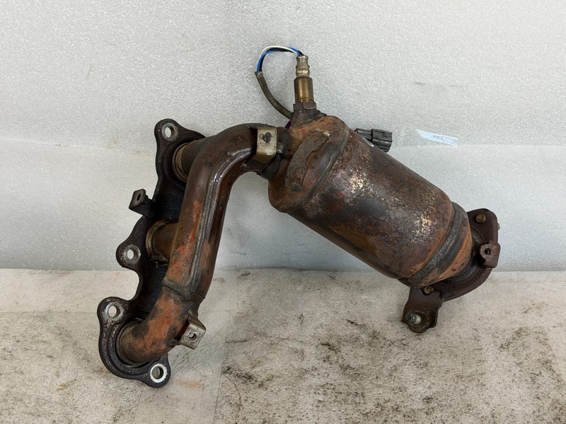 2004-2006 Lexus ES 330 FrontExhaust Manifold Pipe OEM 112k Miles #020