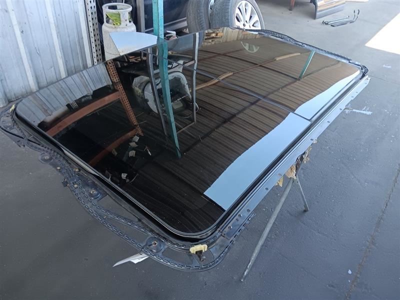 11-18 Porsche Cayenne 958 Panoramic Sun Roof Moon Roof Panel Track Frame Glass