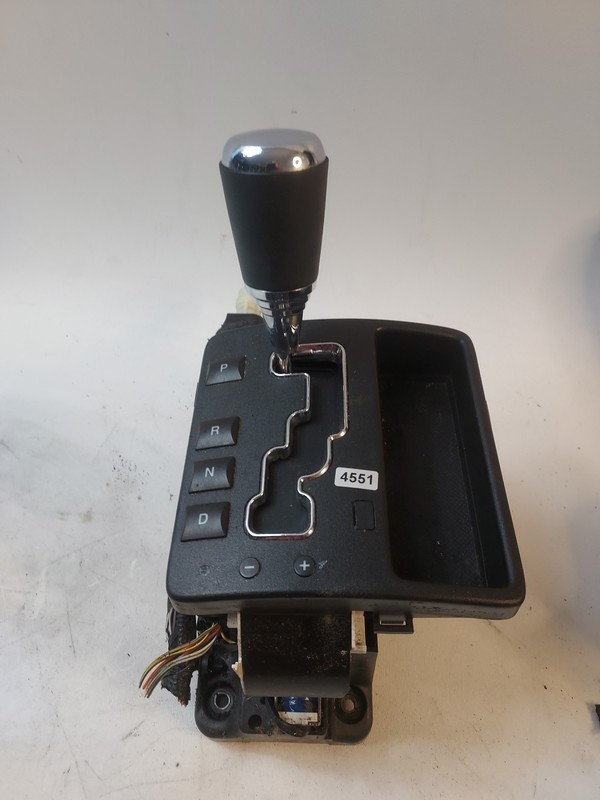 2008-2010 Jeep Grand Cherokee A/T Floor Gear Shifter Assembly OEM. P52124687AD