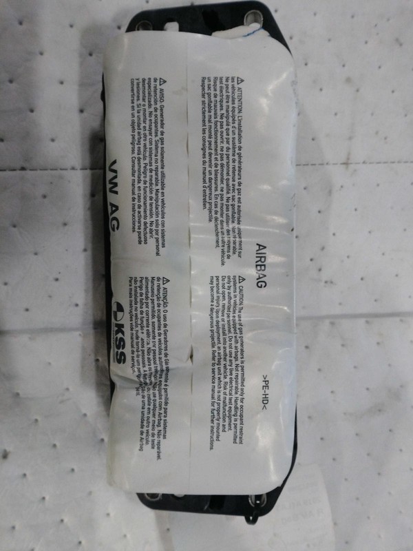 Used Right Instrument Panel Air Bag fits: 2019 Volkswagen Atlas passenger dash R