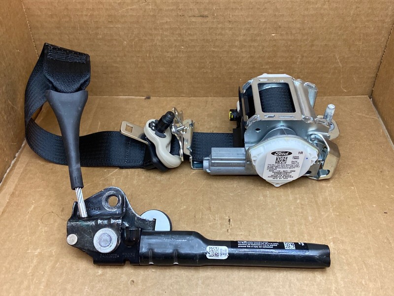 17-19 FUSION FRONT RIGHT PASSENGER SIDE SEAT BELT SEATBELT RETRACTOR ASSEMBLY