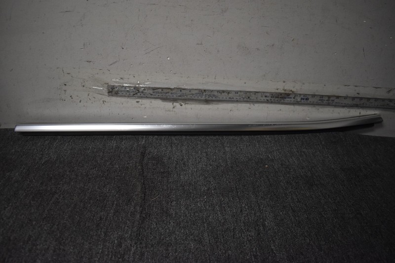 BMW LEFT SIDE WINDOW MOLDING FACTORY OEM