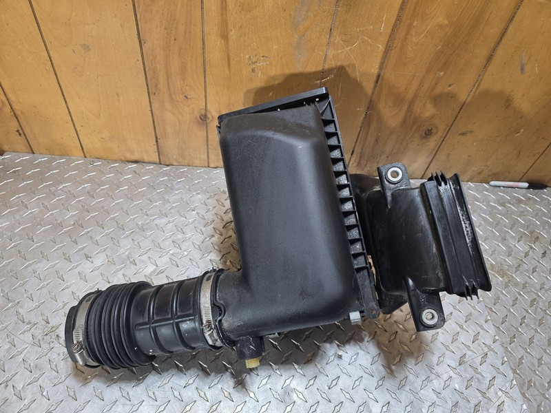 2010-2019 Ford Taurus SHO 3.5L Turbo Air Cleaner Box With Tube Oem