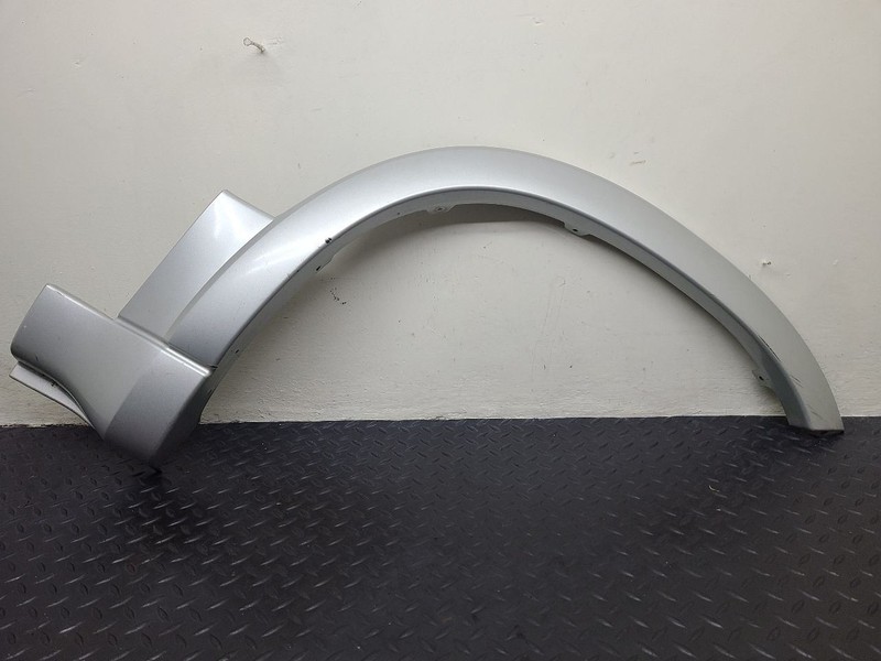 01-07 Ford Escape Right Passenger Fender Moulding Silver OEM 3L8Z-16038-AAPTM