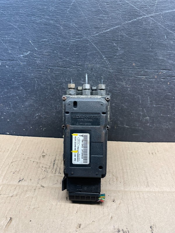 2005 2006 Ford E-150 E150 ABS Anti-Lock Brake Pump Module r9392 DG