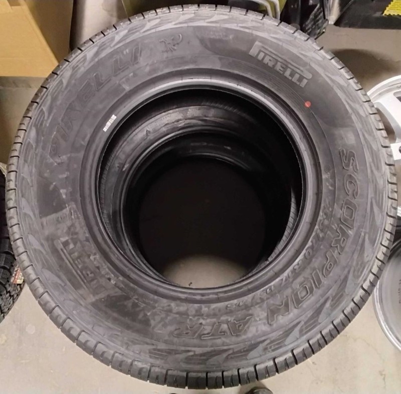 NOS Pirelli SCORPION ATR 265/70R17 115T Tire 265 70 17 DOT 1724 11/32 Tread