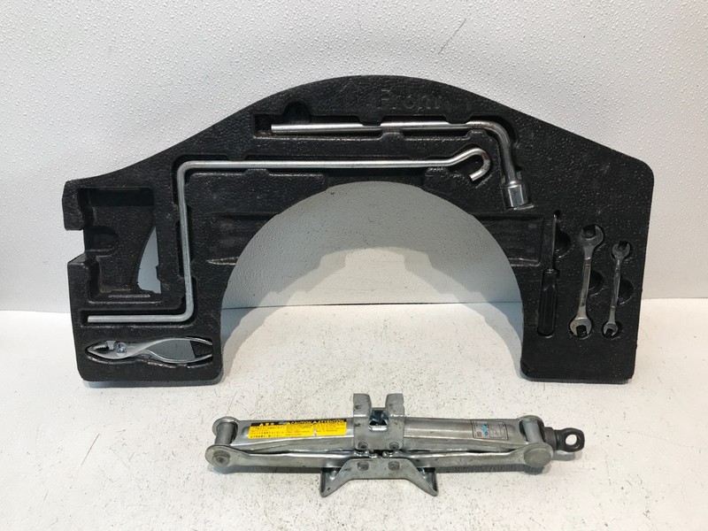 01-05 LEXUS JCE10L IS300 EMERGENCY SPARE TIRE LIFT JACK WRENCH TOOL KIT SET OEM