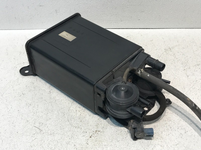 2002-2005 LEXUS SC430 FUEL GAS VAPOR EMISSION EVAPORATIVE CHARCOAL CANISTER OEM